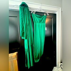 NWT OS Stretch Maternity Dress with Train